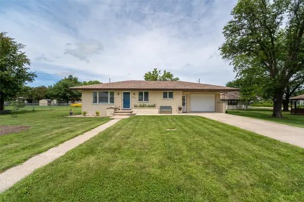 621 State Street, Dexter, IA 50070