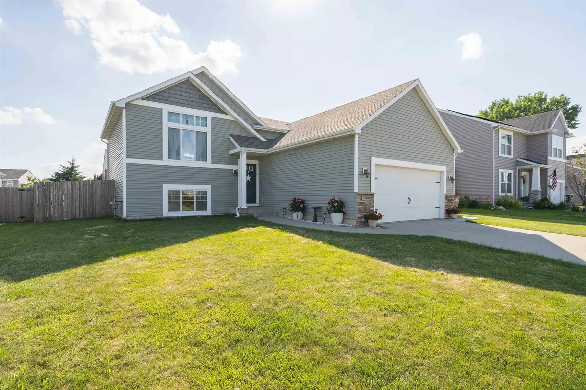 3308 Hawthorn Drive Sw, Bondurant, IA 50035 - #1