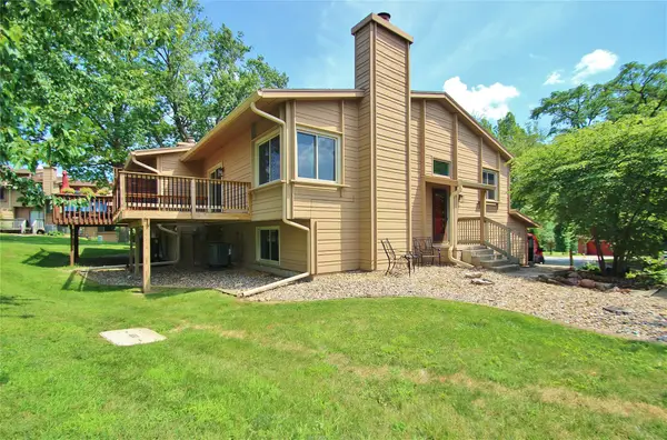 1062 Woodland Park Drive, West Des Moines, IA 50266