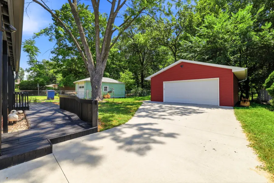 3924 Clinton Avenue, Des Moines, IA 50310 - #2