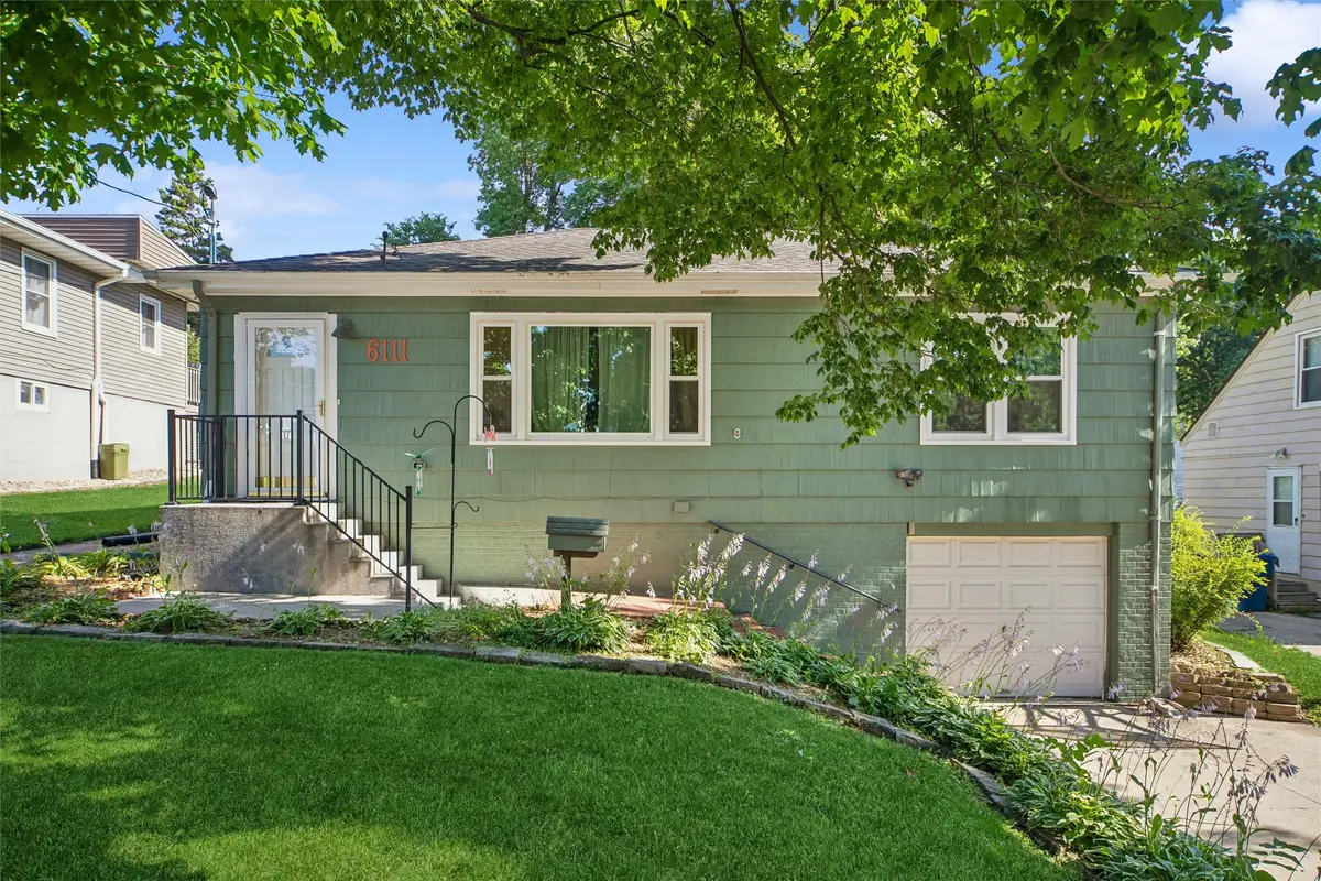 6111 Forest Avenue, Des Moines, IA 50311 - #1