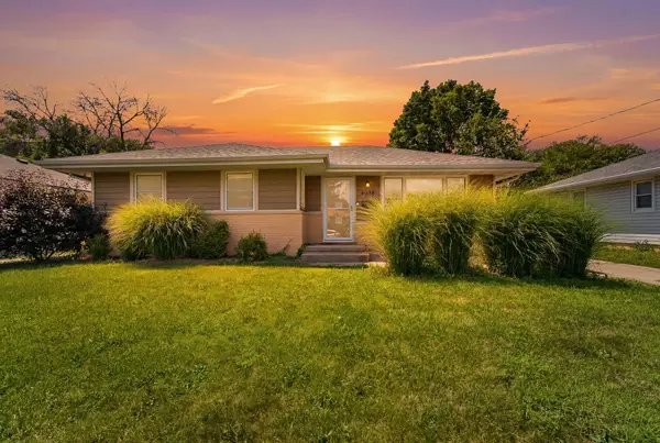 4032 Manor Lane, Des Moines, IA 50310