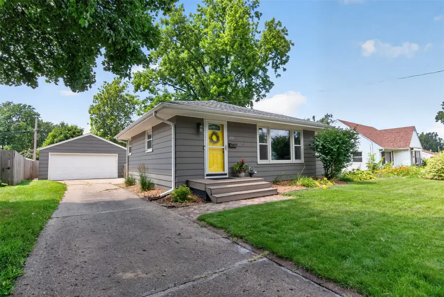 4108 Ardmore Road, Des Moines, IA 50310 - #2
