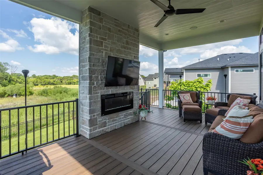 16319 Ironwood Lane, Urbandale, IA 50263 - #3