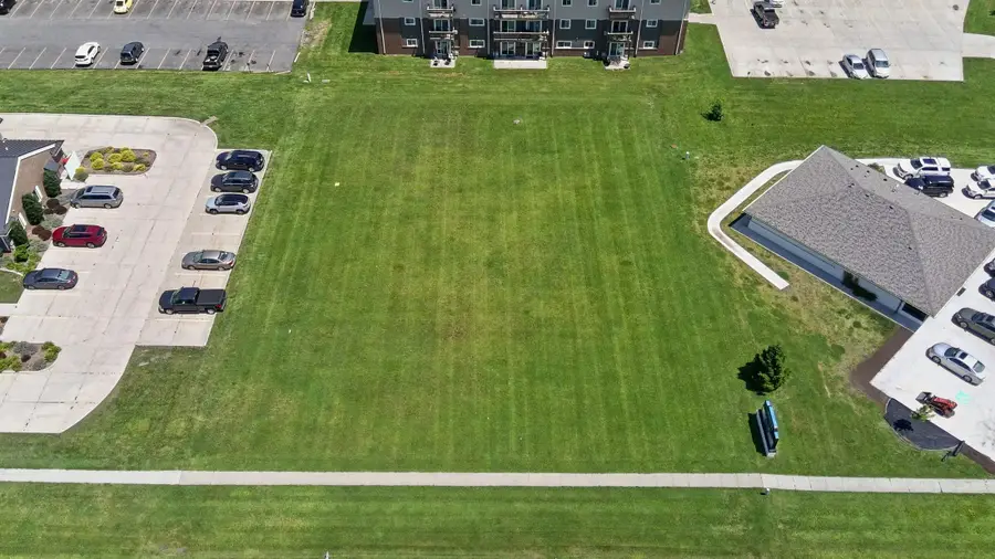 806 N Us Highway 69, Huxley, IA 50124 - #3