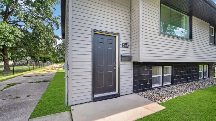 520 E Thornton Avenue, Des Moines, IA 50315 - #2