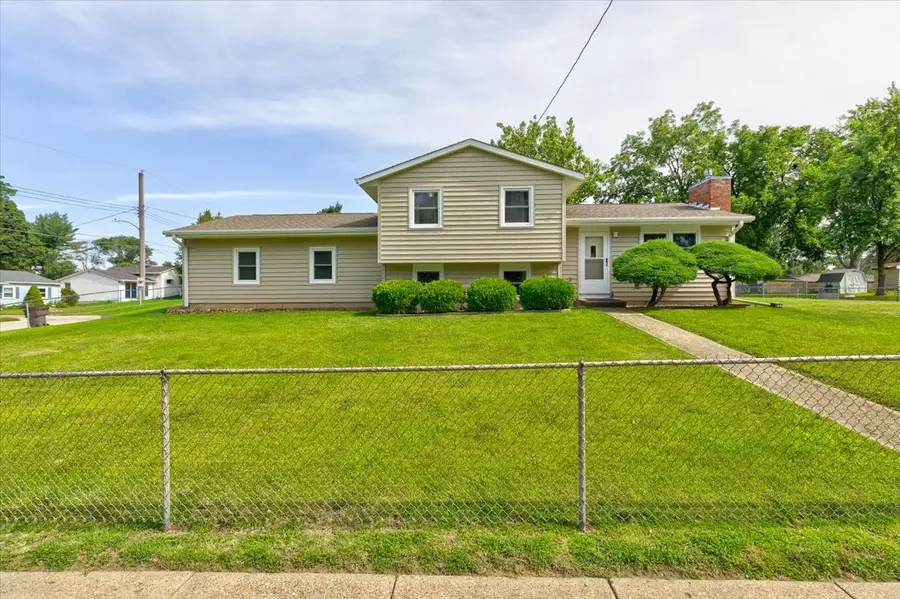 3932 E Douglas Avenue, Des Moines, IA 50317 - #2