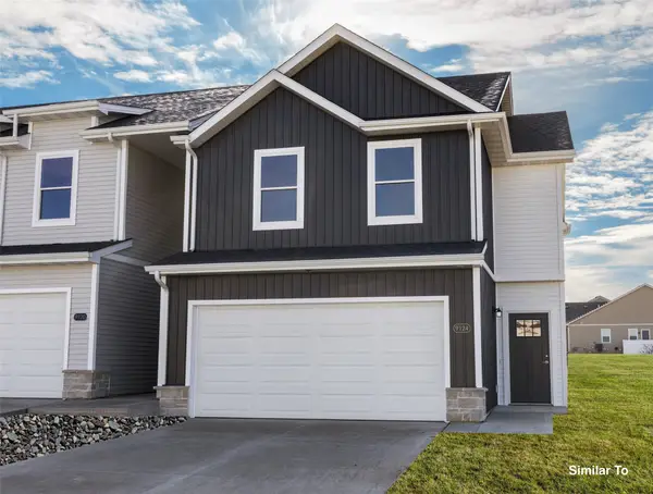 9138 Robinson Drive, West Des Moines, IA 50266