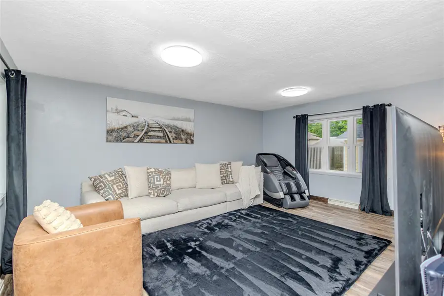 1918 9th Street, Des Moines, IA 50314 - #3