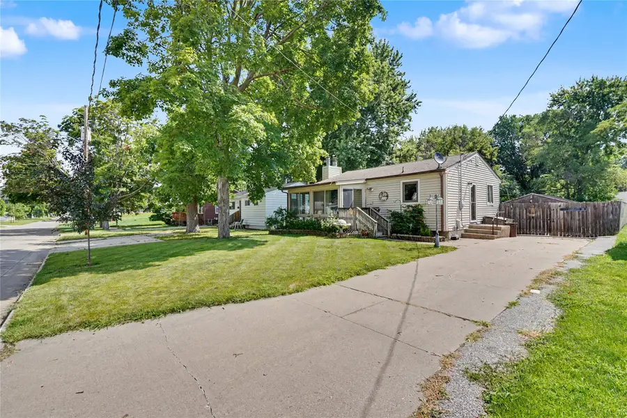 1309 E 28th Street, Des Moines, IA 50317 - #3