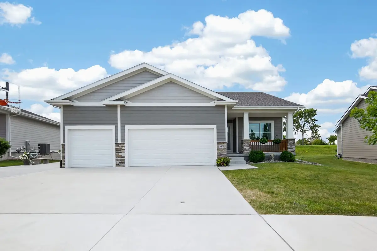 9309 Bellflower Lane, Norwalk, IA 50211 - #1