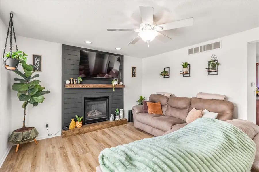 1995 SE Oxford Drive, Waukee, IA 50263 - #2