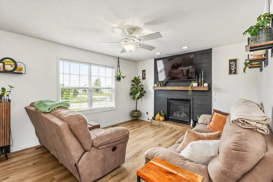 1995 SE Oxford Drive, Waukee, IA 50263 - #3