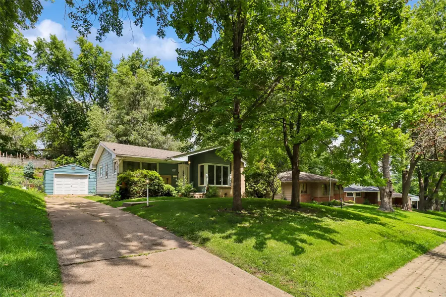 2829 Bennett Avenue, Des Moines, IA 50310 - #2
