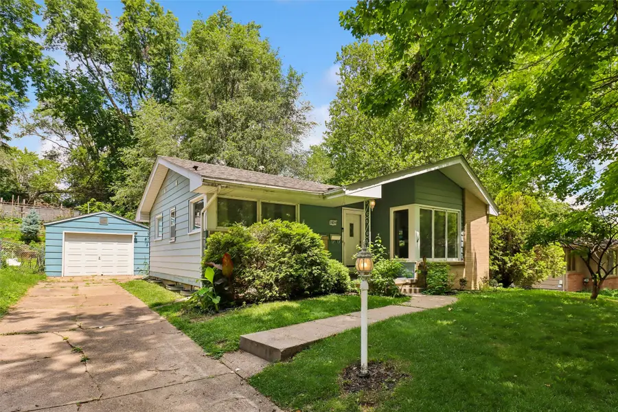 2829 Bennett Avenue, Des Moines, IA 50310 - #3