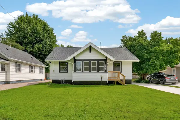 2733 E Grand Avenue, Des Moines, IA 50317