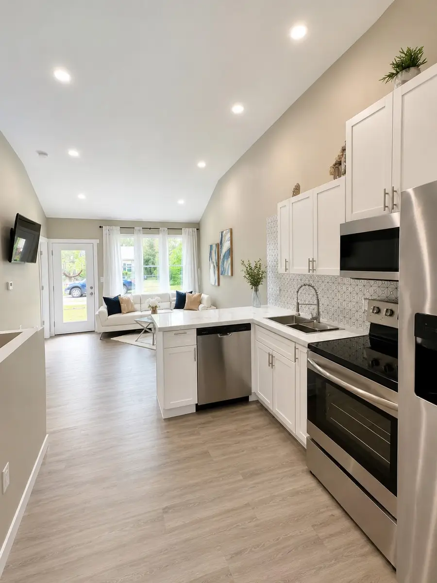 512 Morton Avenue, Des Moines, IA 50313 - #3