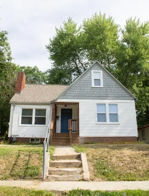 2703 College Avenue, Des Moines, IA 50311 - #1
