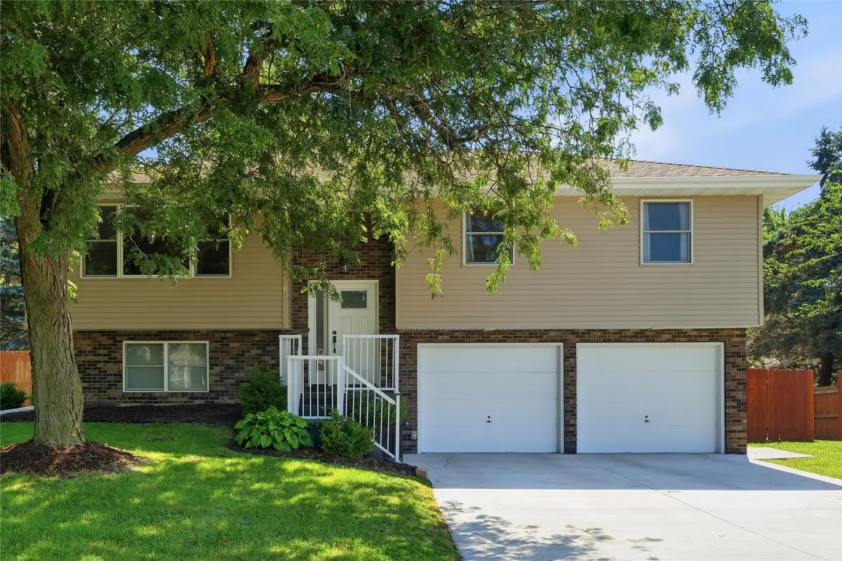 1306 Hazel Street, Pella, IA 50219 - #1