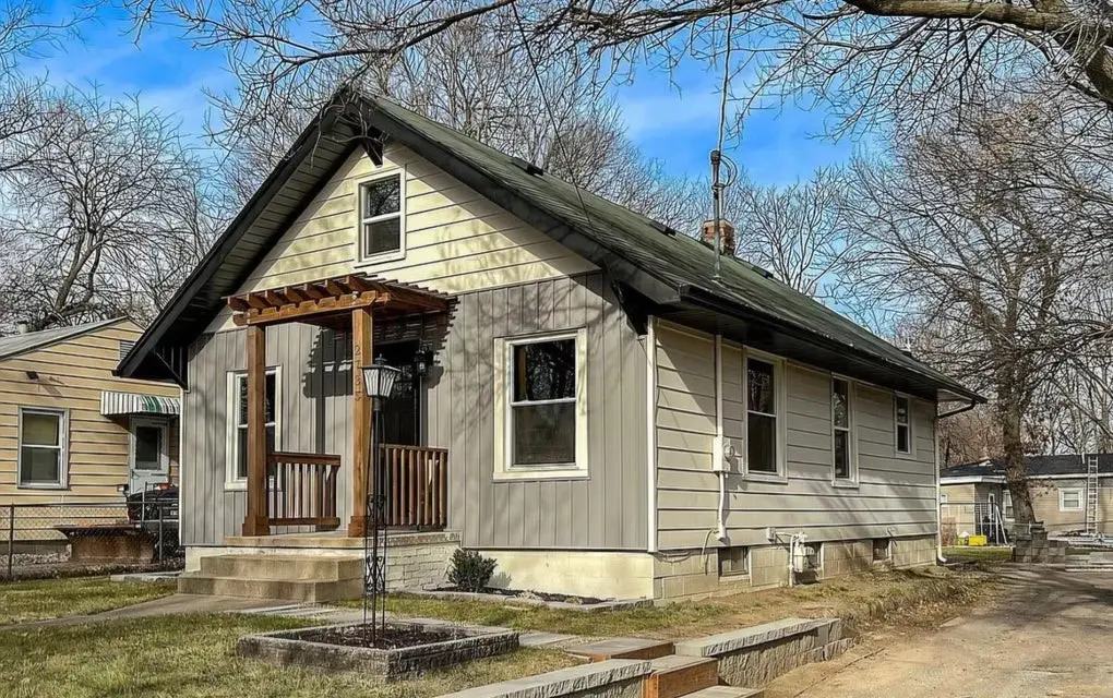 2735 College Avenue, Des Moines, IA 50311 - #1