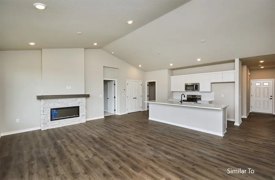 8140 Buckley Street, Johnston, IA 50131 - #3
