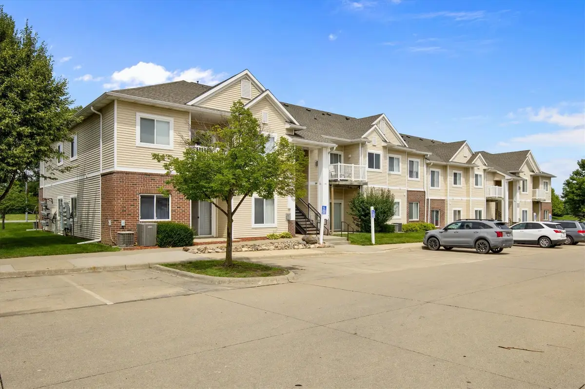 2323 E Porter Avenue #13, Des Moines, IA 50320 - #1