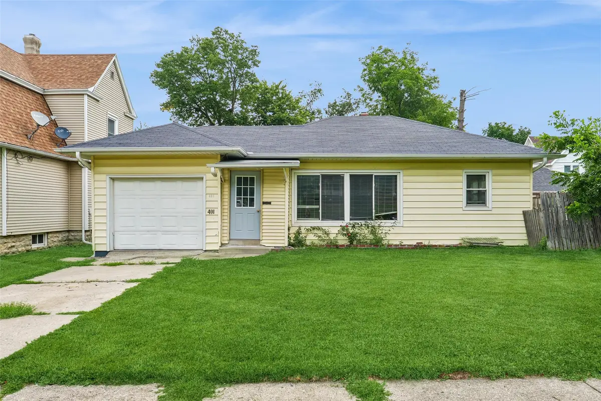 401 N 4th Street, Marshalltown, IA 50158 - #1