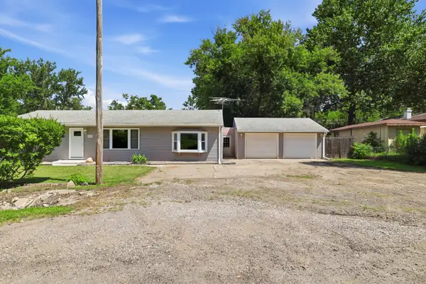 1023 County Line Road, Des Moines, IA 50320
