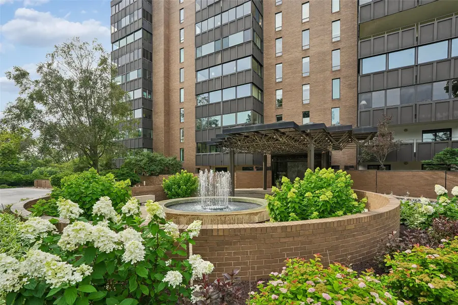 3131 Fleur Drive #102, Des Moines, IA 50321 - #3