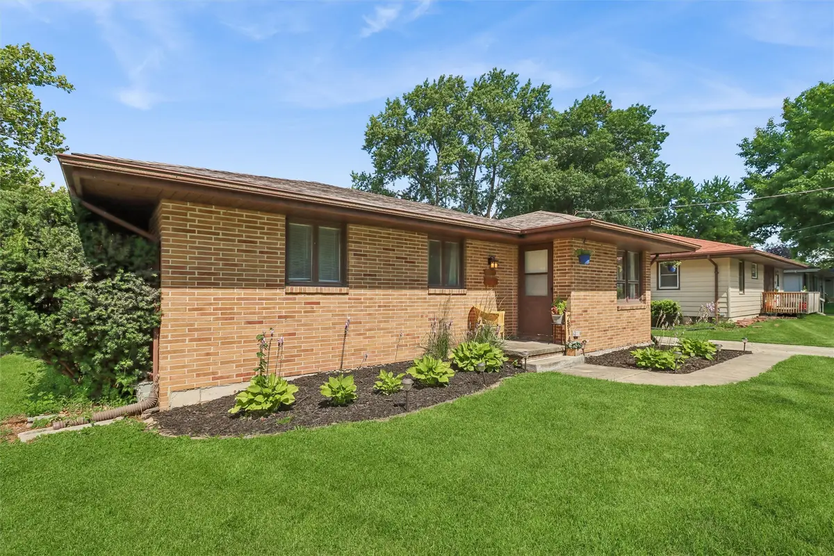 2814 E 39th Street, Des Moines, IA 50317 - #1