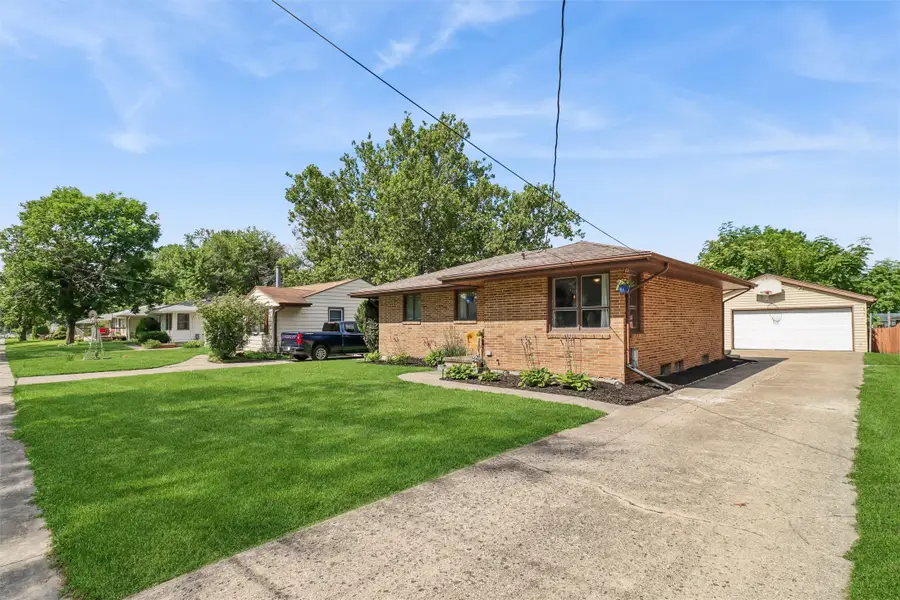 2814 E 39th Street, Des Moines, IA 50317 - #3