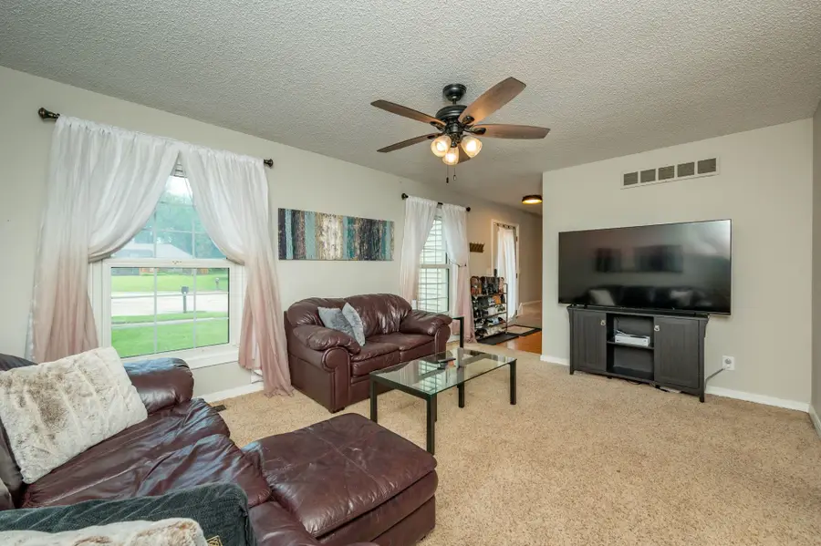 1900 Juniper Court, Des Moines, IA 50320 - #3