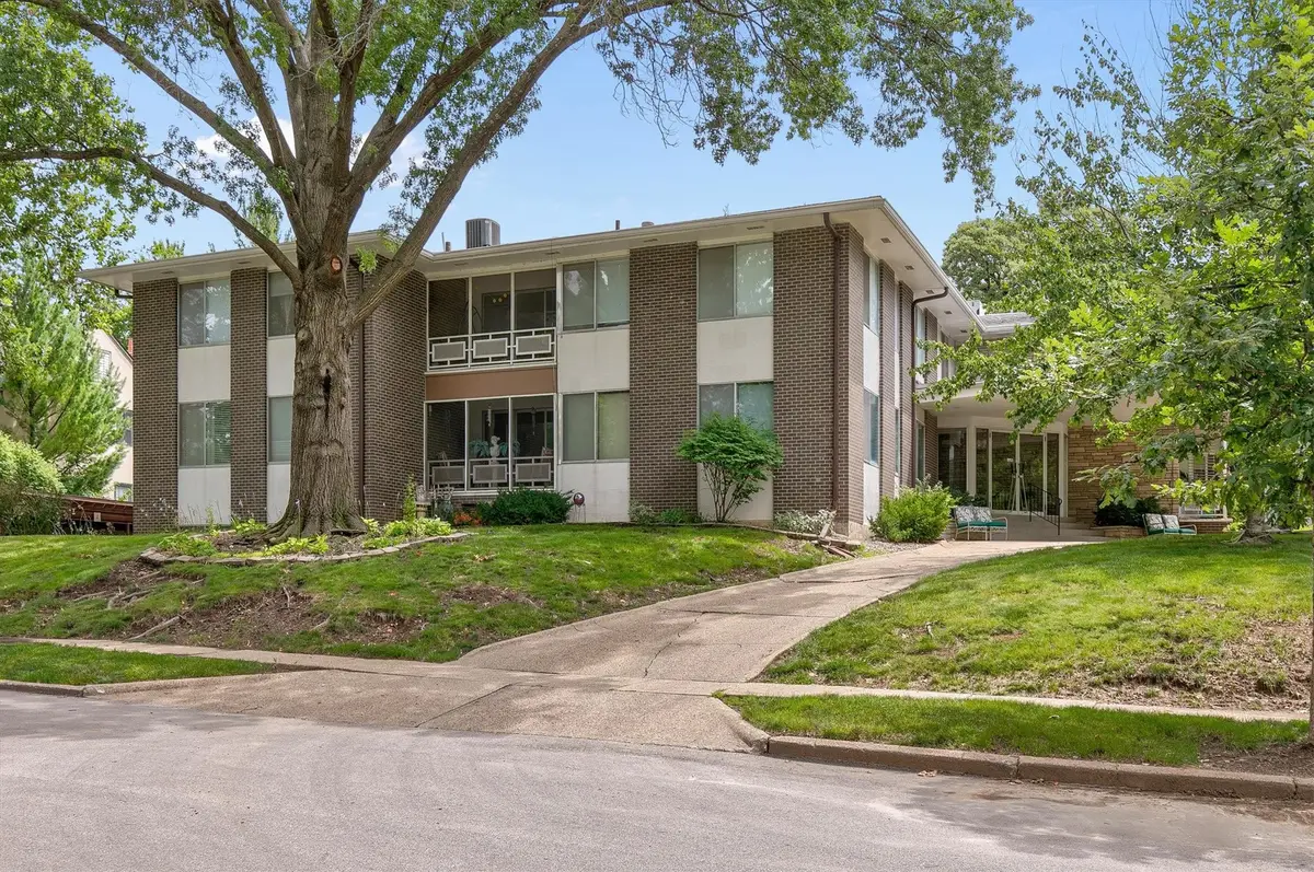 4225 Grand Avenue #9, Des Moines, IA 50312 - #1