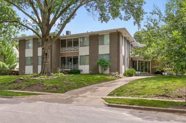 4225 Grand Avenue #9, Des Moines, IA 50312