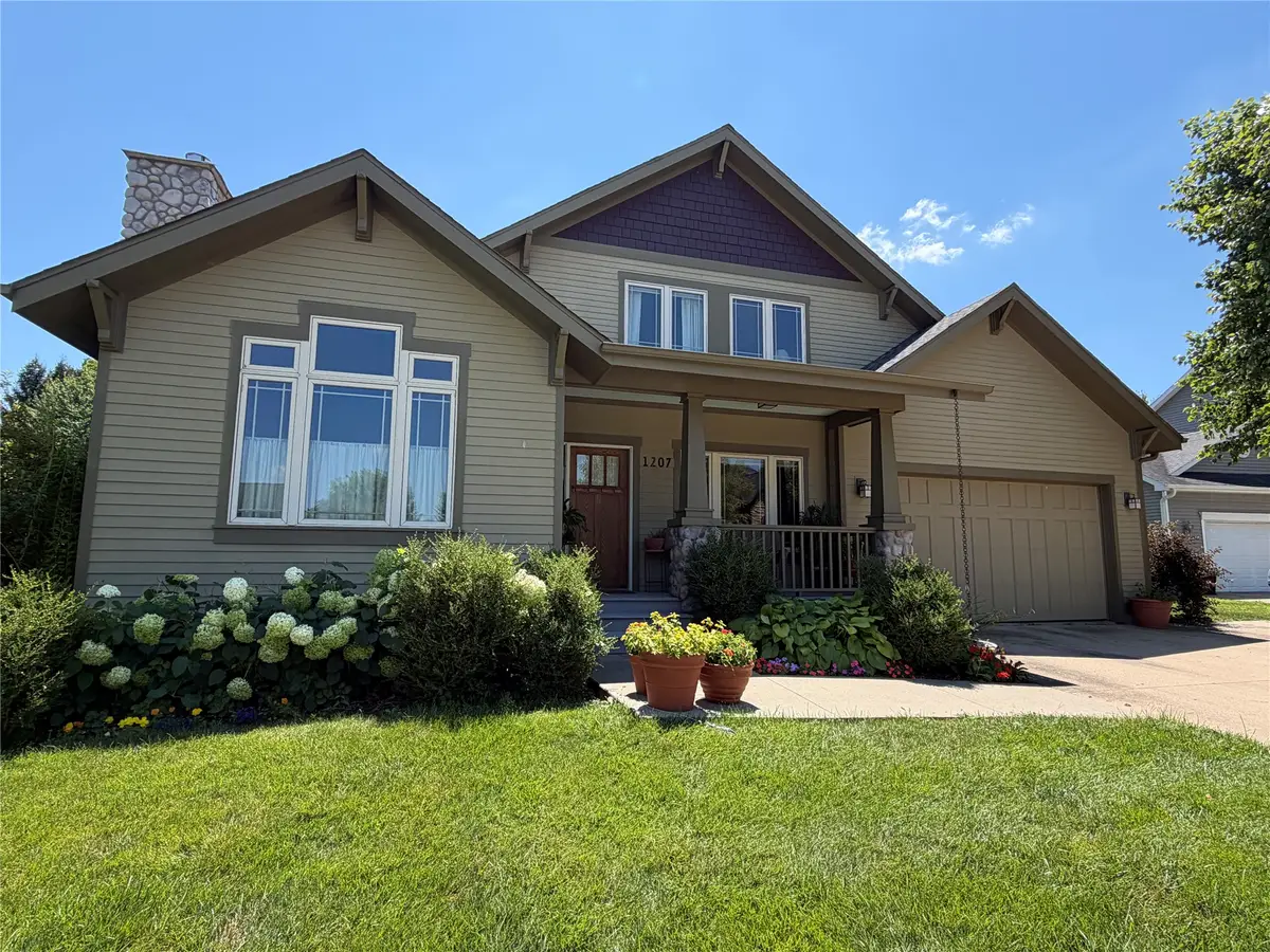 1207 Shadow Lane, Pella, IA 50219 - #1