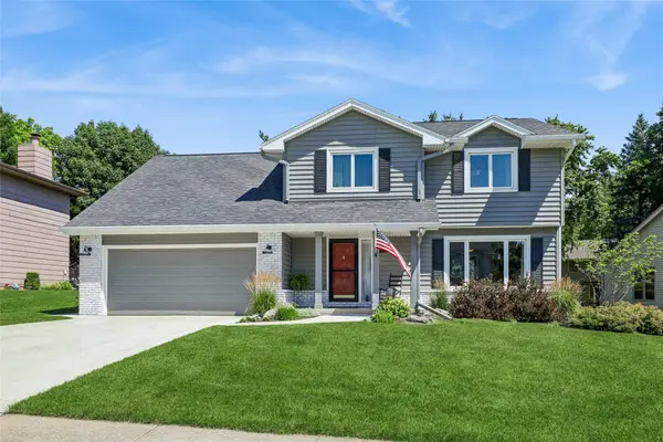 9617 Tanglewood Drive, Urbandale, IA 50322