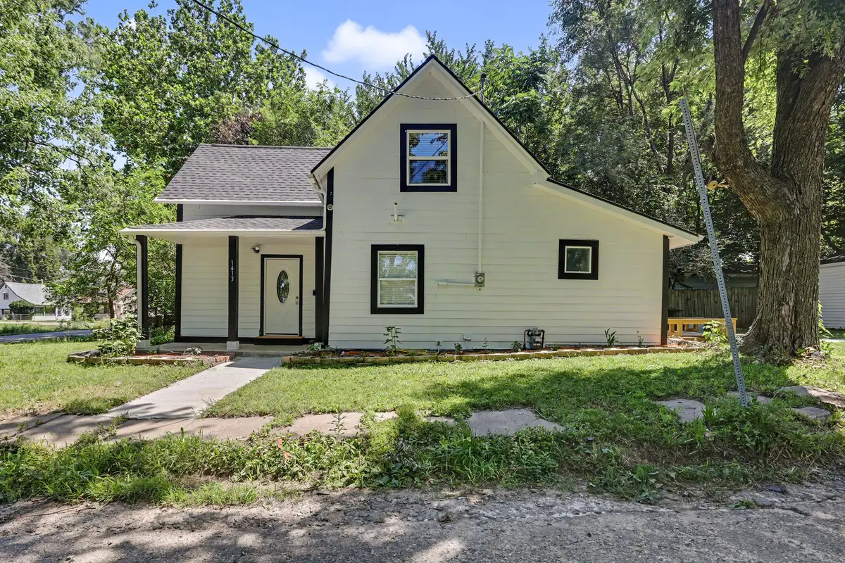 1413 E Vine Street, Des Moines, IA 50316 - #1