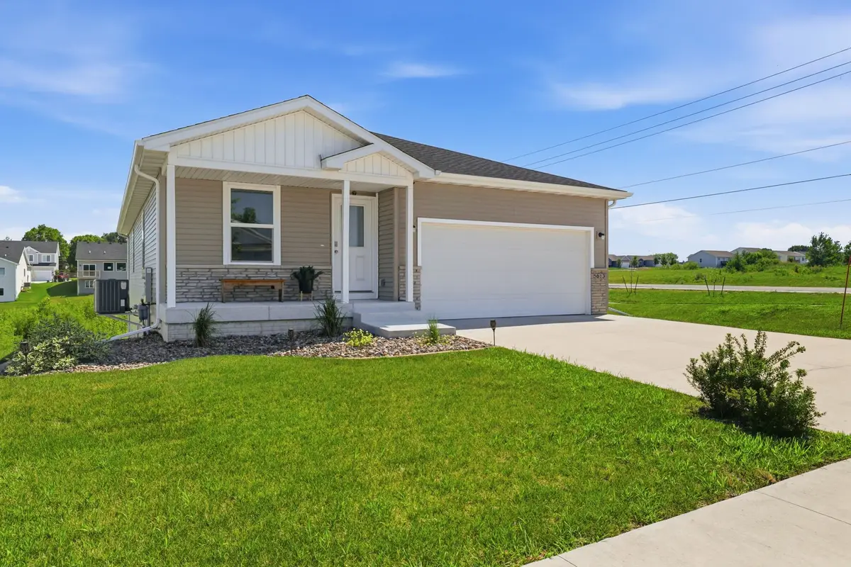 5613 Brook View Avenue, Des Moines, IA 50317 - #1