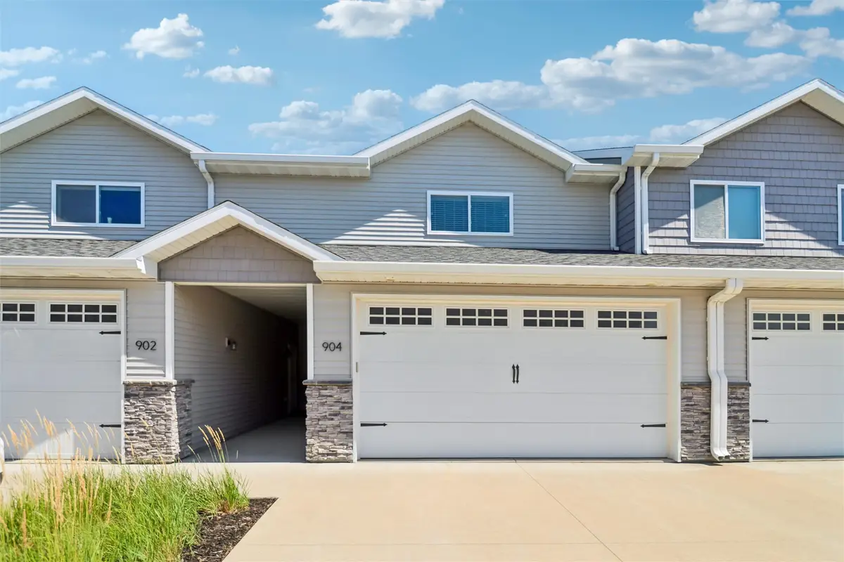904 Summerset Place, Indianola, IA 50125 - #1