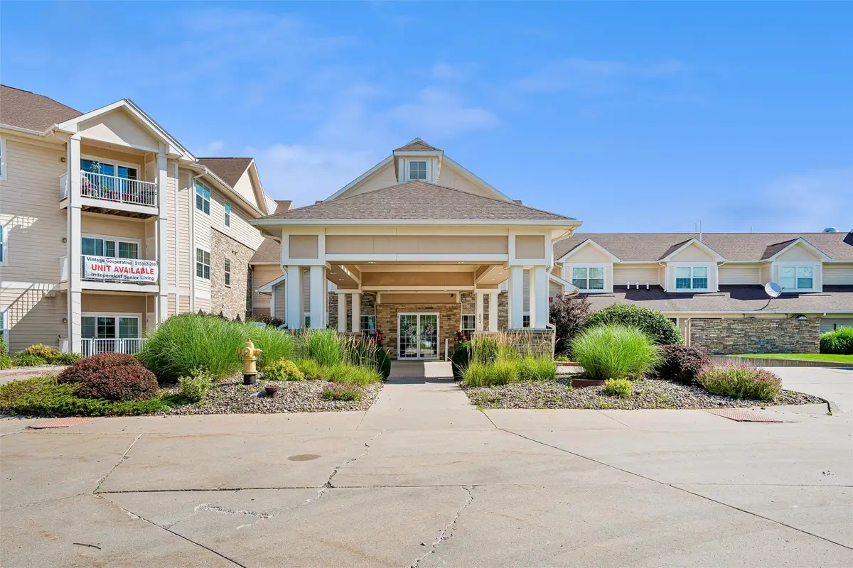 600 E Hillcrest Avenue #213, Indianola, IA 50125 - #1