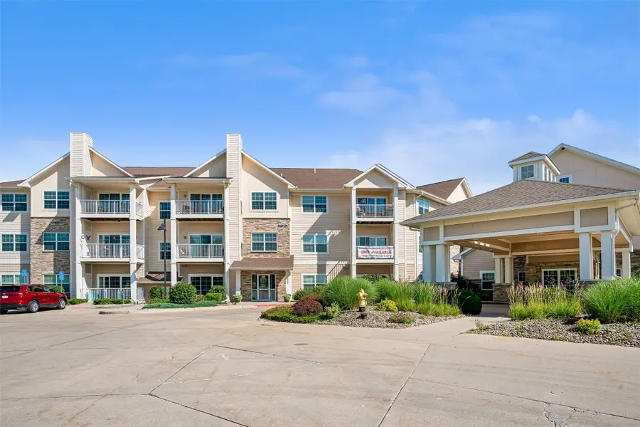 600 E Hillcrest Avenue #213, Indianola, IA 50125 - #2