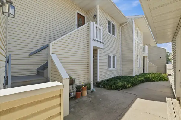 412 Faulkner Court, Ames, IA 50014