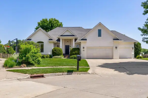 3915 154th Court, Urbandale, IA 50323