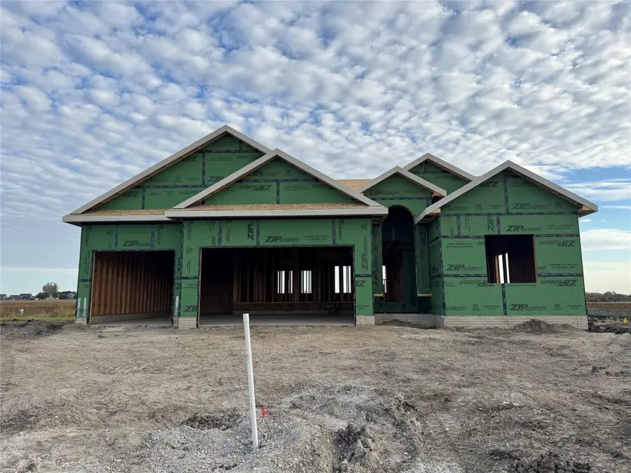 635 SW 15th Street, Grimes, IA 50111 - #2