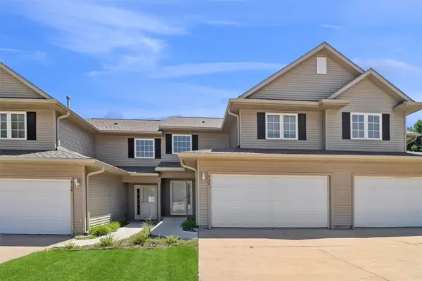 4154 100th Street #14, Urbandale, IA 50322