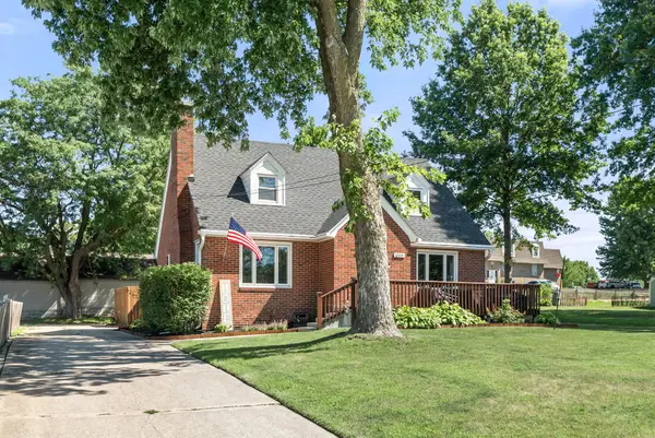 8555 Franklin Avenue, Clive, IA 50325