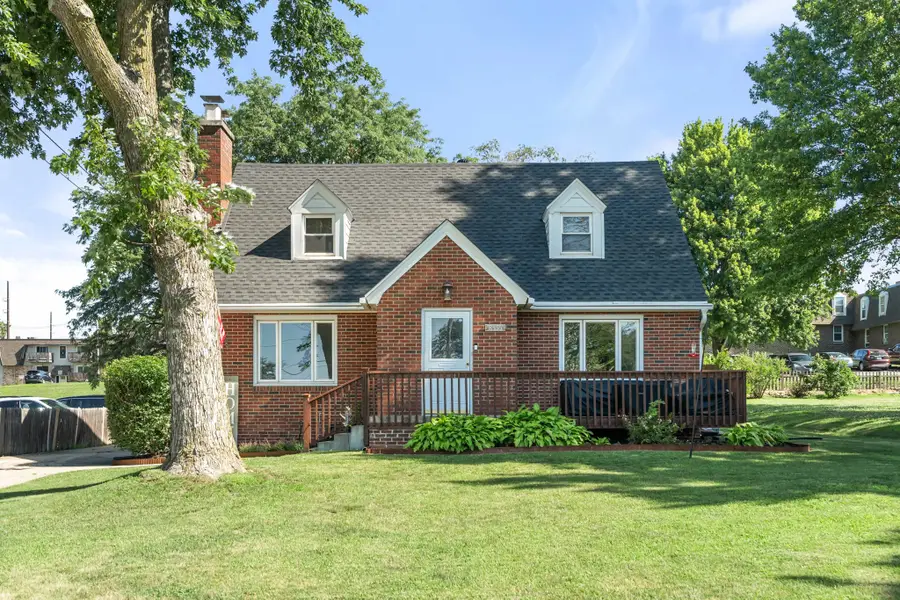 8555 Franklin Avenue, Clive, IA 50325 - #2