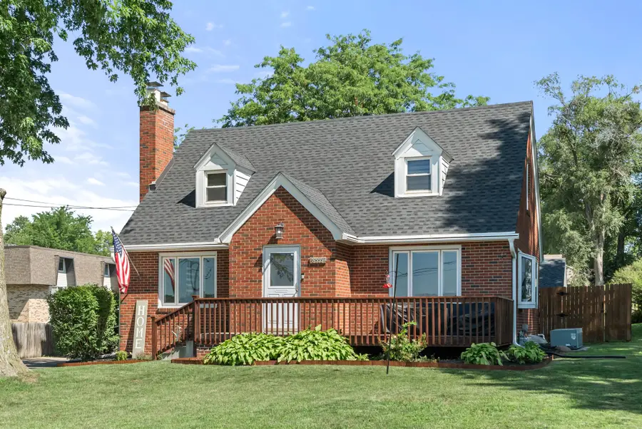 8555 Franklin Avenue, Clive, IA 50325 - #3