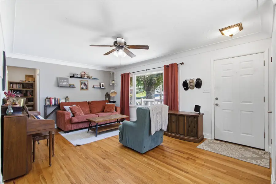 1912 E 28th Street, Des Moines, IA 50317 - #3
