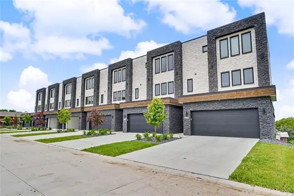 2726 Fleur Drive, Des Moines, IA 50321
